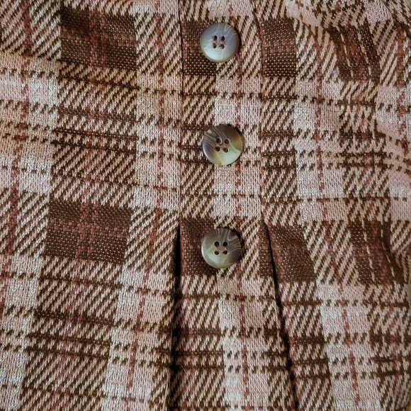 Girl's Pleated Plaid Skirt - Picture 2 of 4